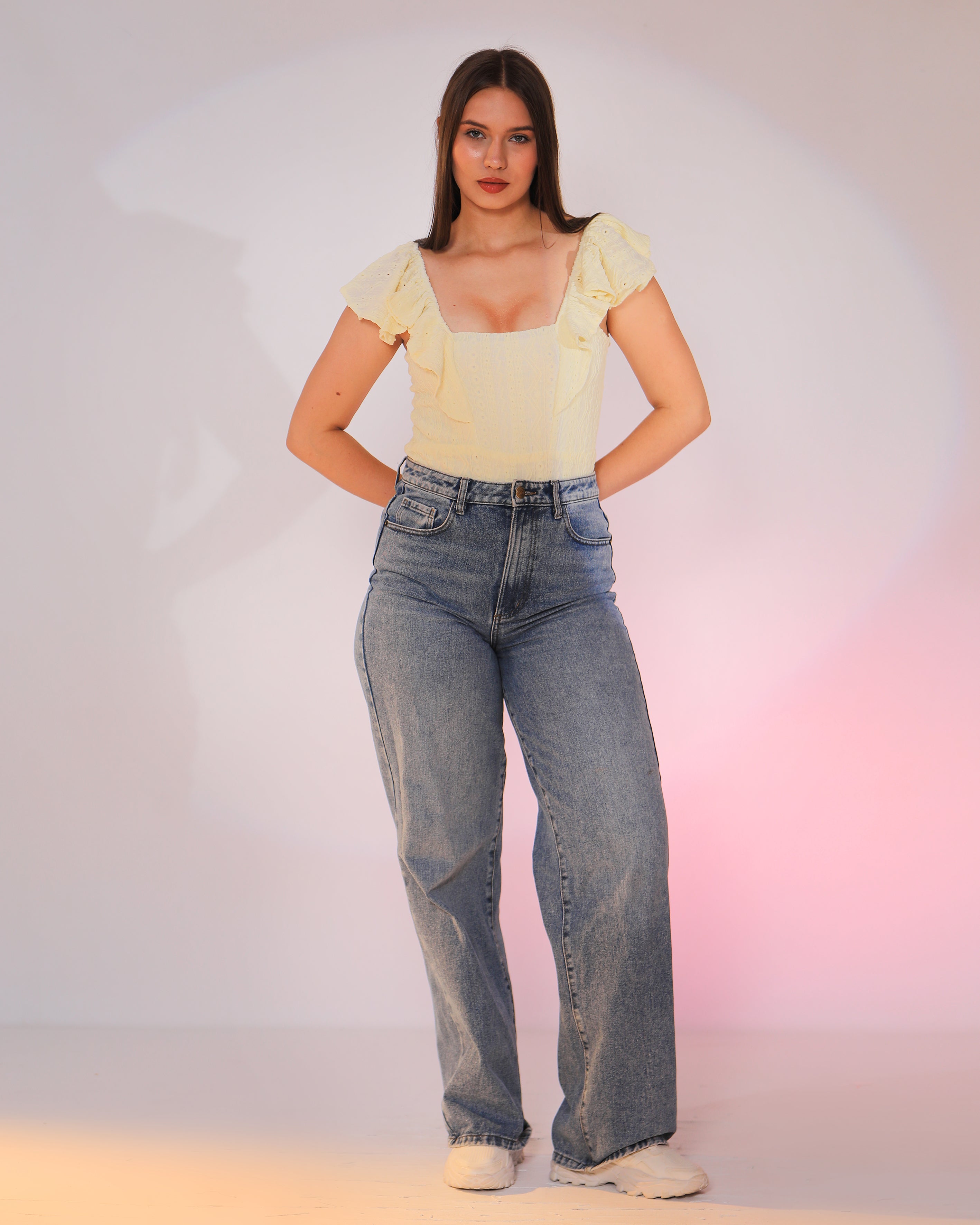 Aura stretch eyelet top